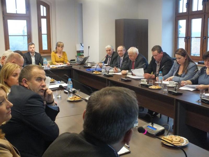 Pierwsza sesja rady Gminy Mikinia kadencji 2014-2018 