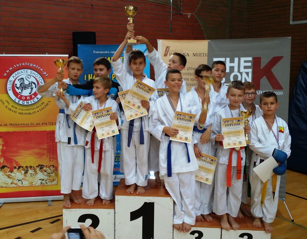 Karatecy  wci  zdobywaj medale
