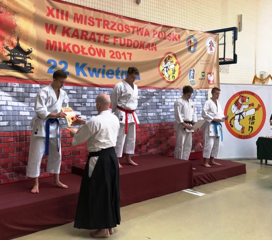 Babiski ze srebrem Mistrzostw Polski, 16 medali karatekw w Woowie 
