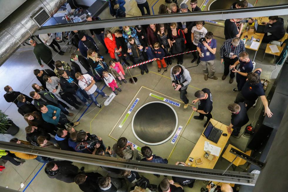 Walki robotw i wycigi dronw – zapraszamy na Robotic Arena