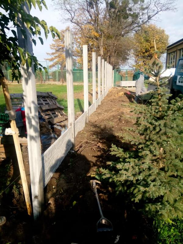 Nowe ogrodzenie przy SP nr 3 na ul. Grnej