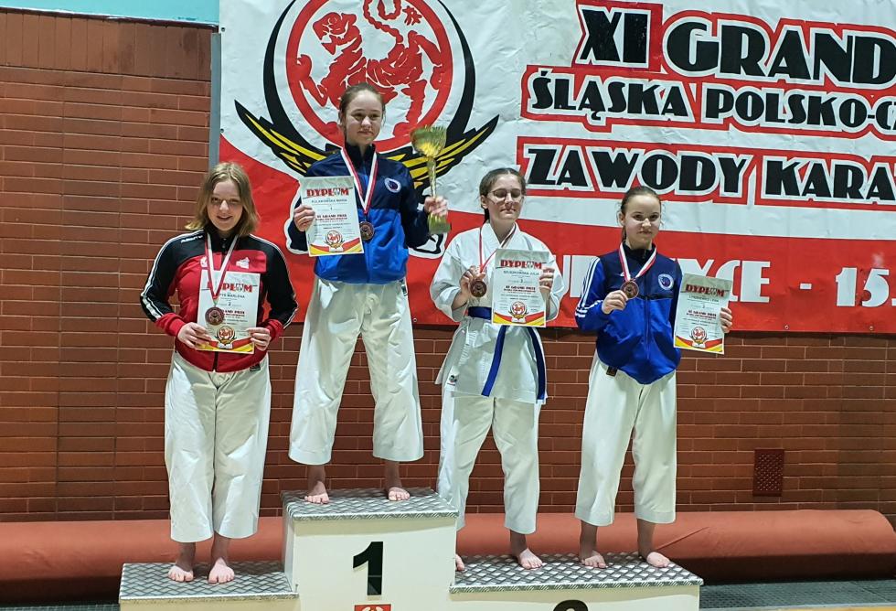 Medale karatekw w Gubczycach i Prudniku